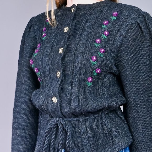 321. VINTAGE Trachtenmode Austrian Alps Grey Black Knit Wool Cardigan M - Picture 3 of 7